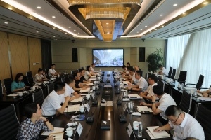 桐乡政企联动现场会开进振石、鼎天，一如既往支持大企业稳定发展！