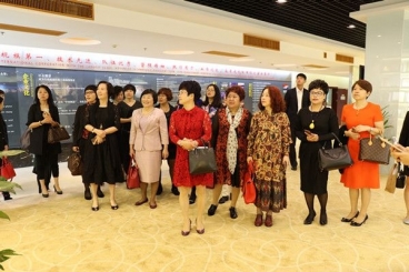 桐乡市女企业家代表来鼎天国际集体“充电”