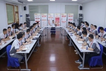 主题教育进行时│鼎天国际党委副书记杨国明到基层支部宣讲党课