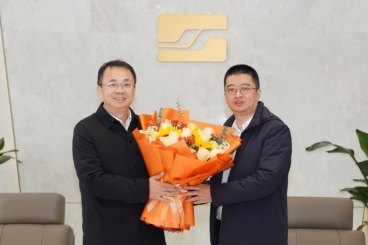 桐乡市领导慰问鼎天国际高层次人才