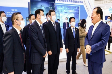 2021年9月，时任浙江省委书记、省人大常委会主任袁家军，时任浙江省委副书记、省长郑栅洁莅临世界互联网大会乌镇峰会鼎天国际新材料产业链未来工厂数字化运用场景，点赞鼎天国际未来工厂建设成果。